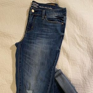 Signature by Levi’s Mid Rise Slim Cuffed Jeans